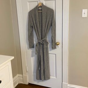 Beautiful gray White + Warren cashmere robe women’s size M